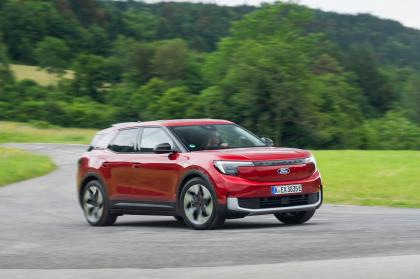 Νέες, πιο προσιτές εκδόσεις για τα Ford Explorer και Capri